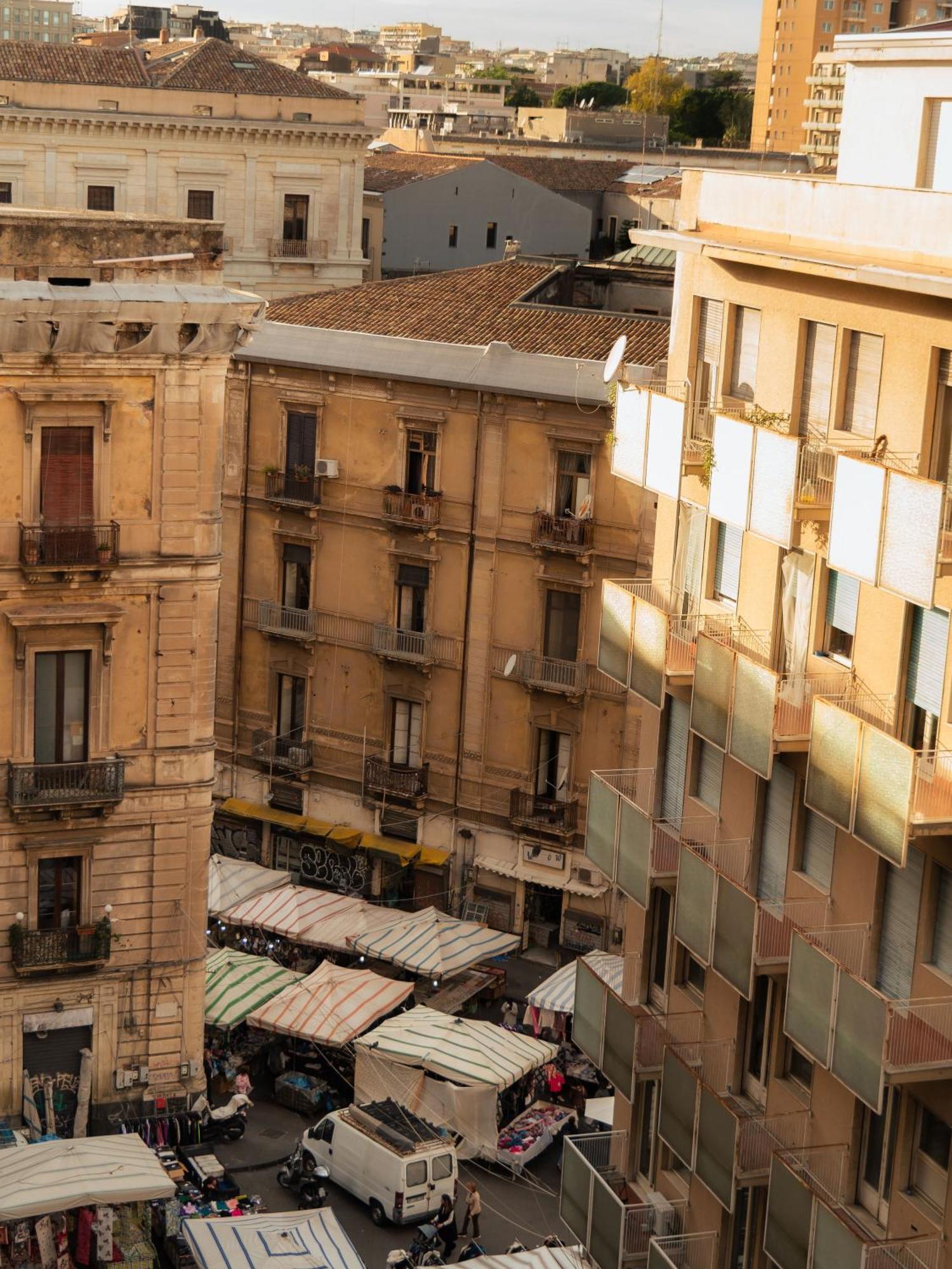 Taga Suites Catania Bagian luar foto